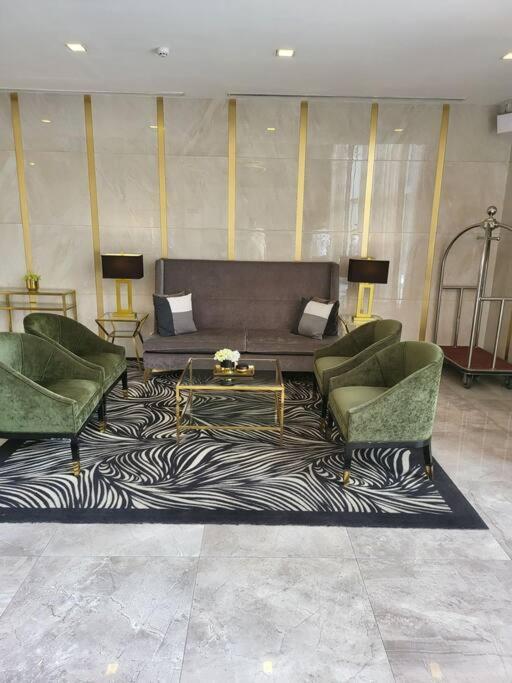 Апартаменти Luxury @ Bgc Sleeps 6 Comfortably Fast Wifi Pool! Маніла Екстер'єр фото