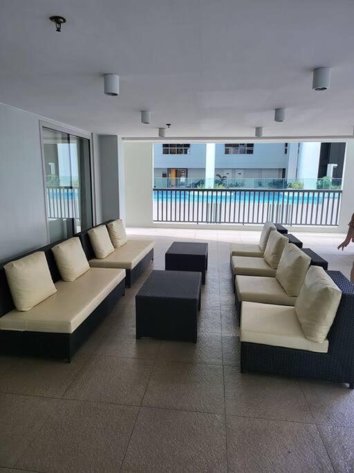 Апартаменти Luxury @ Bgc Sleeps 6 Comfortably Fast Wifi Pool! Маніла Екстер'єр фото