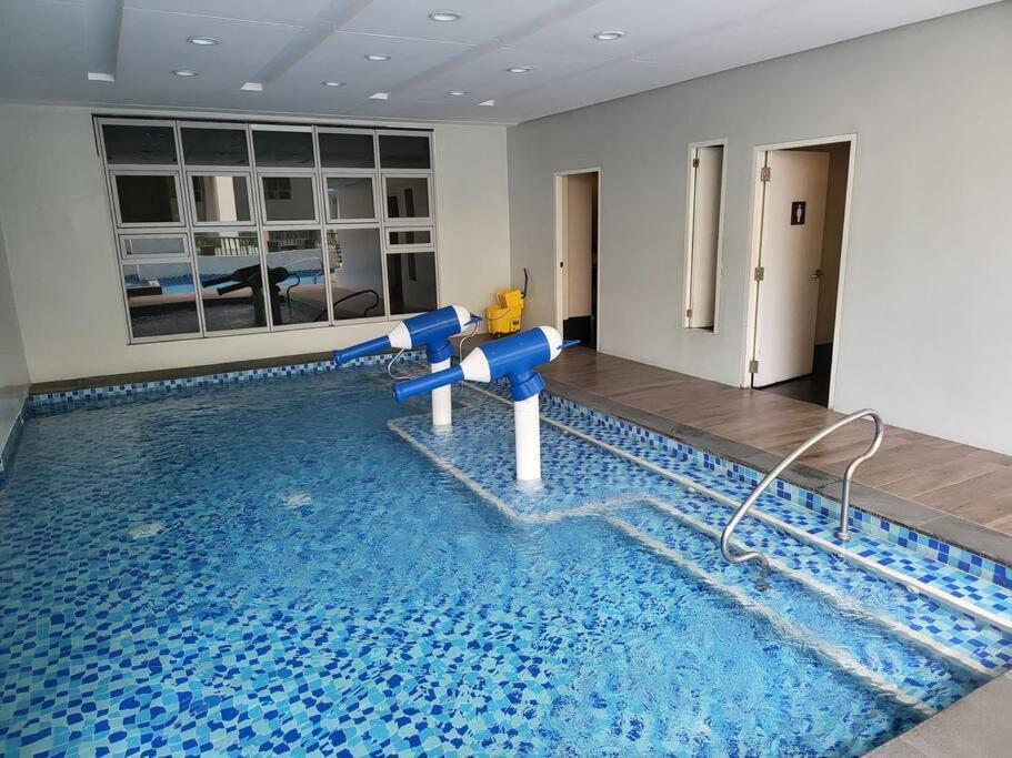 Апартаменти Luxury @ Bgc Sleeps 6 Comfortably Fast Wifi Pool! Маніла Екстер'єр фото