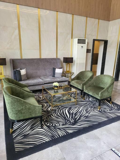 Апартаменти Luxury @ Bgc Sleeps 6 Comfortably Fast Wifi Pool! Маніла Екстер'єр фото